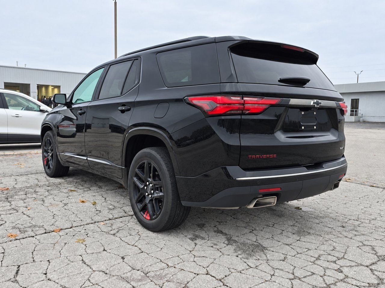 Used 2022 Chevrolet Traverse Premier w/ Redline Edition AWD/4WD image 4