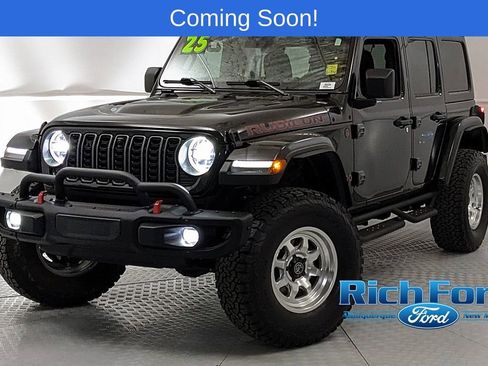Used 2025 Jeep Wrangler Unlimited Rubicon AWD/4WD image 6