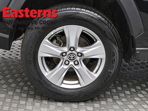 Used 2022 Toyota RAV4 LE image 30