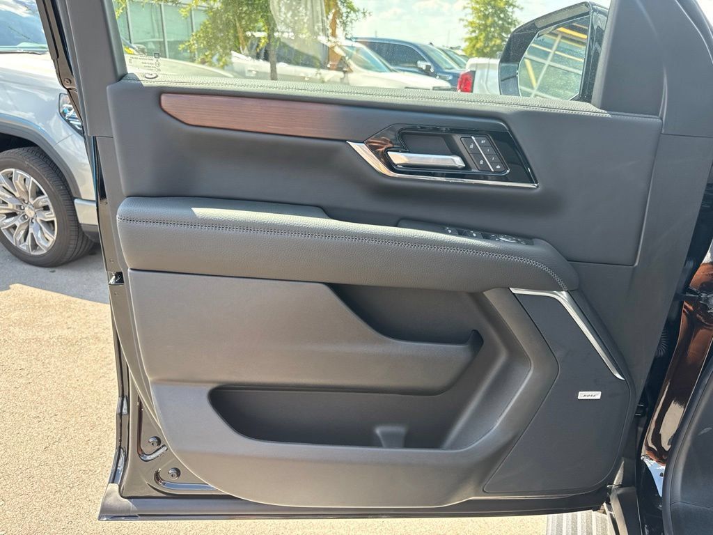 New 2026 GMC Yukon Denali w/ Sun & Power Step Package AWD/4WD image 11