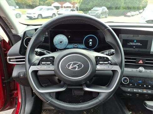 Used 2023 Hyundai Elantra SEL w/ Convenience Package image 16