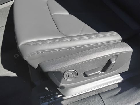 New 2025 Audi Q3 2.0T Premium image 18