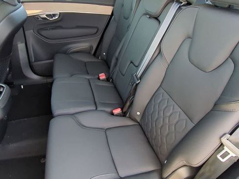 Used 2026 Volvo XC90 B6 Plus w/ Protection Package Premier AWD/4WD image 18