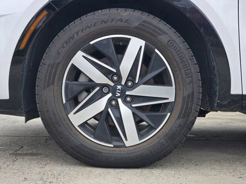 Certified 2021 Kia Sorento EX FWD image 11