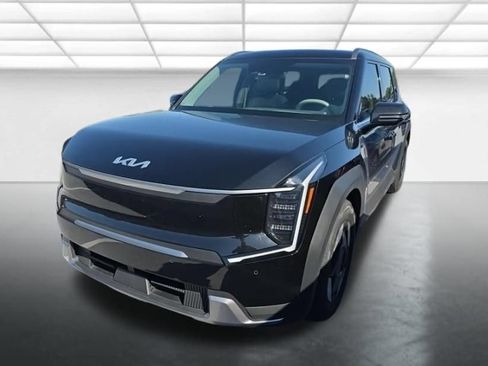 Used 2024 Kia EV9 Wind AWD/4WD image 2