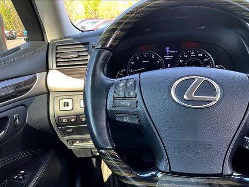 Used 2017 Lexus LS 460 AWD w/ Comfort Package image 11