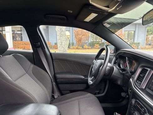 Used 2020 Dodge Charger SXT w/ Blacktop Package image 11