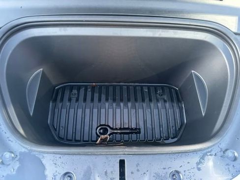 Used 2022 Tesla Model Y Long Range image 26