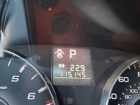 Used 2011 Subaru Outback 2.5i Limited image 17