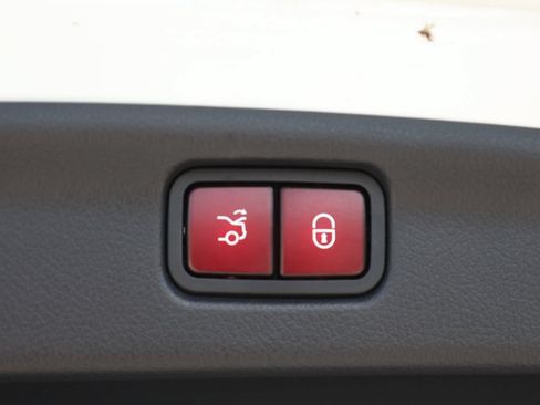 Used 2023 Mercedes-Benz C 43 AMG 4MATIC Sedan image 9