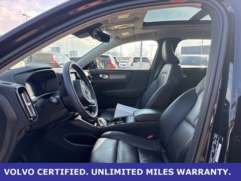 Certified 2023 Volvo XC40 B4 Plus w/ Driver Assist Package image 17