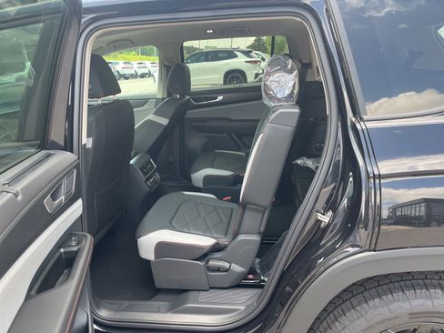 New 2026 Volkswagen Atlas Peak Edition AWD/4WD image 24