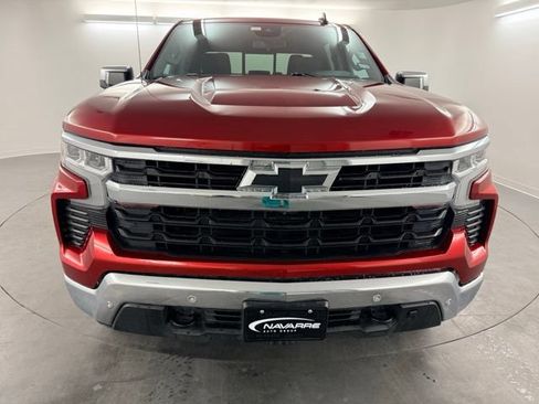 Used 2024 Chevrolet Silverado 1500 LT AWD/4WD image 2