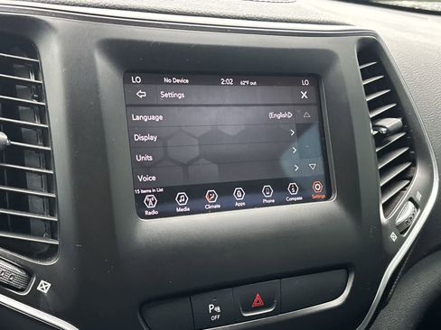 Used 2019 Jeep Cherokee Latitude Plus AWD/4WD image 21
