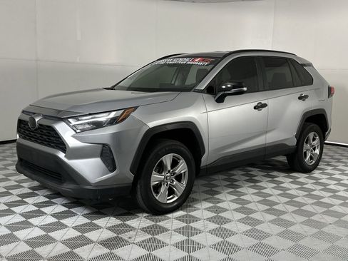 Used 2023 Toyota RAV4 XLE FWD image 4