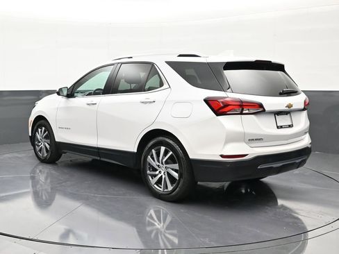 Used 2024 Chevrolet Equinox Premier FWD image 3