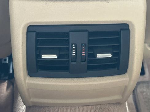 Used 2014 BMW 320i Sedan image 16