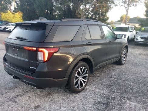 Certified 2025 Ford Explorer ST-Line AWD/4WD image 7