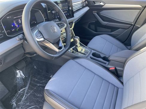 New 2025 Volkswagen Jetta SE image 14