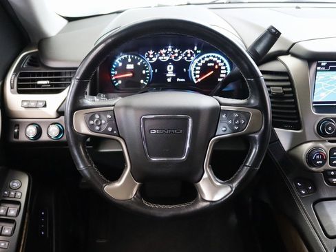 Used 2019 GMC Yukon Denali w/ Denali Ultimate Package image 17