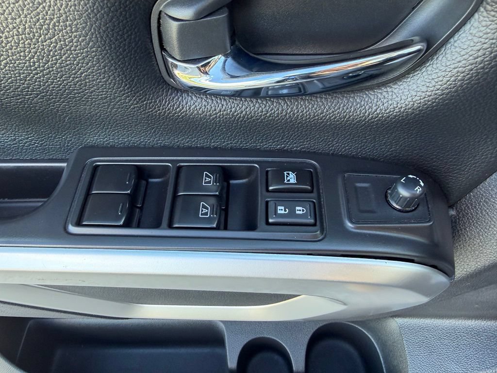 Used 2022 Nissan Titan SV w/ Accessory Utility Package AWD/4WD image 13