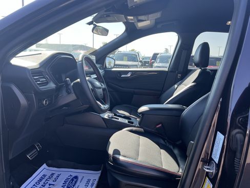 Certified 2023 Ford Escape ST-Line Select w/ Tech Pack #2 image 18