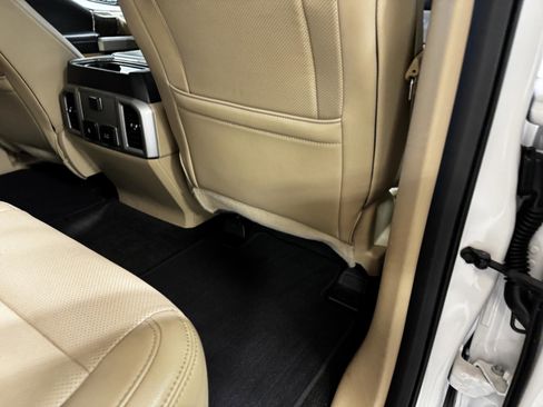 Used 2018 Ford F250 Lariat w/ Lariat Ultimate Package image 34