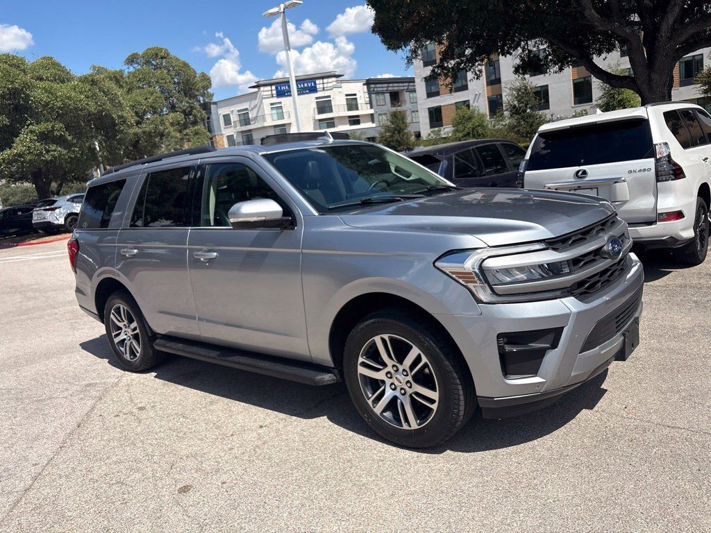 Used 2024 Ford Expedition XLT RWD image 7