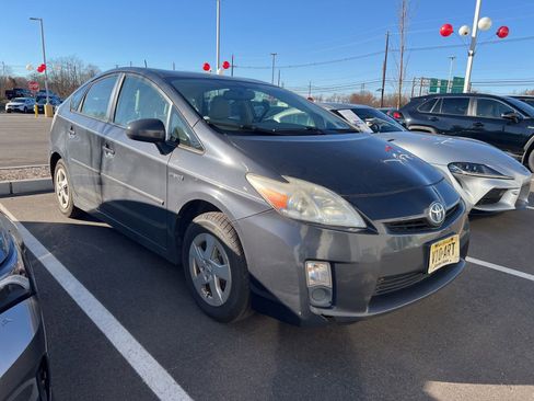 Used 2010 Toyota Prius Five image 2