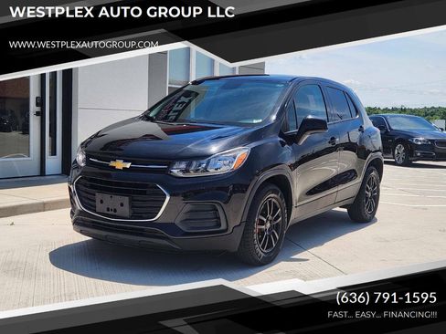 Used 2020 Chevrolet Trax LS FWD image 1
