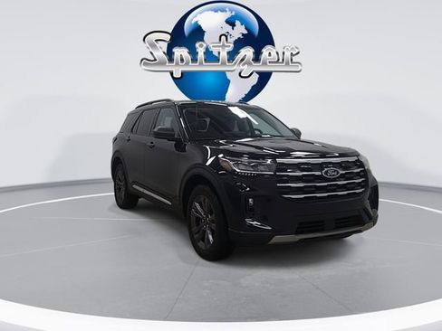 Used 2025 Ford Explorer Active w/ Active Comfort Package image 7