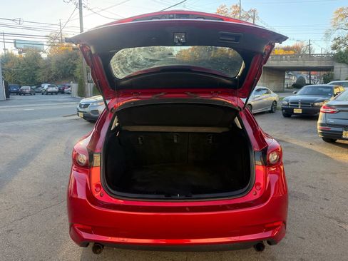 Used 2018 MAZDA MAZDA3 Grand Touring w/ Premium Equipment Package image 29