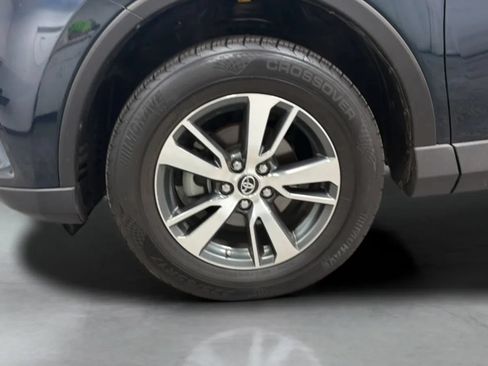 Used 2018 Toyota RAV4 XLE w/ Plus Extra Value Package FWD image 27