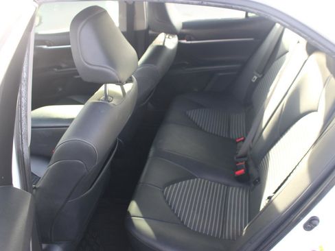 Used 2018 Toyota Camry L image 27