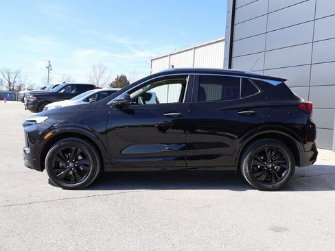 Used 2024 Buick Encore GX Sport Touring image 2