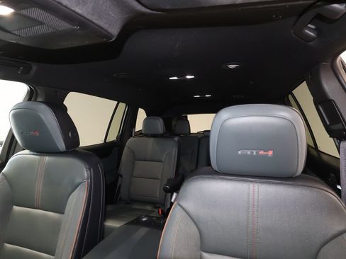 Used 2024 GMC Acadia AT4 w/ Luxury Package AWD/4WD image 17