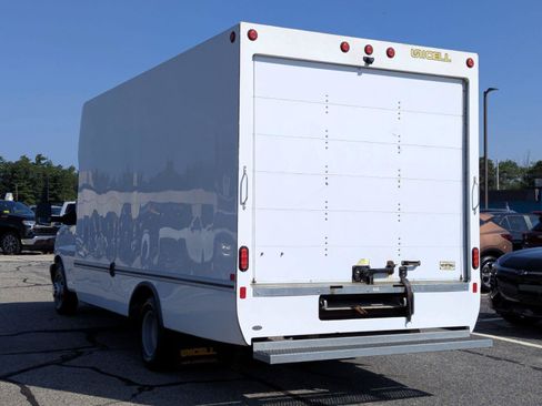 Used 2023 Chevrolet Express 3500 w/ Power Convenience Package RWD image 6