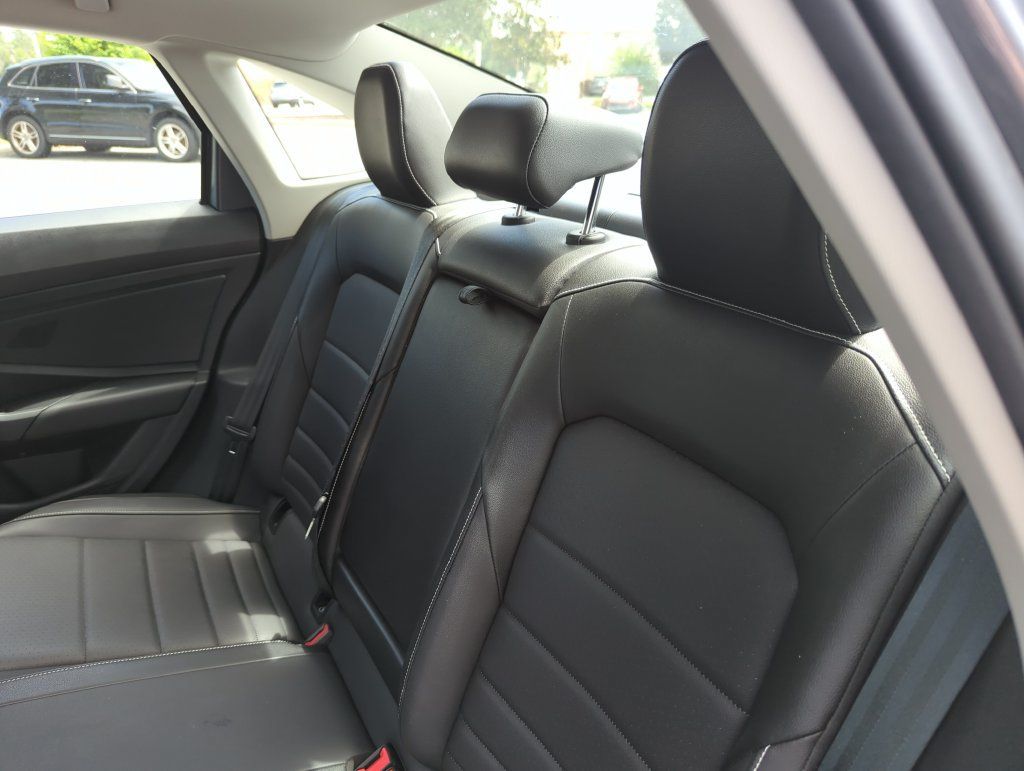 Used 2022 Volkswagen Jetta SE FWD image 29