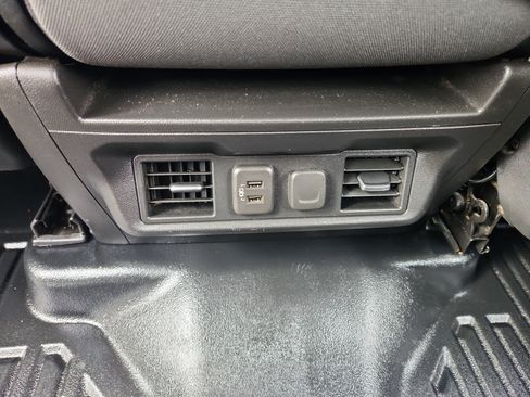 Used 2022 Chevrolet Silverado 3500 LT w/ Convenience Package AWD/4WD image 37