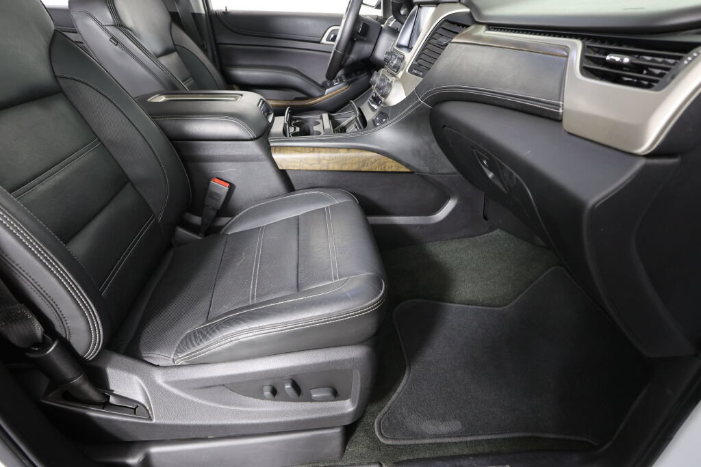 Used 2018 GMC Yukon Denali w/ Open Road Package AWD/4WD image 30