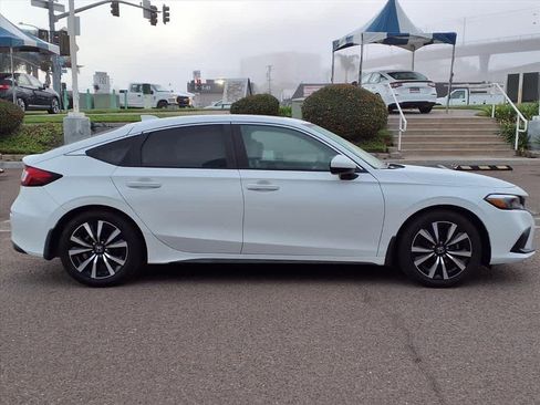 Used 2023 Honda Civic EX-L image 4