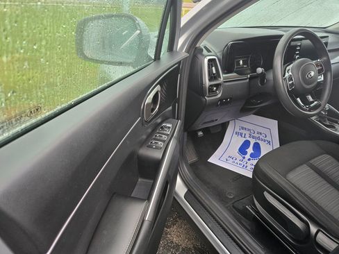 Used 2021 Kia Sorento LX image 6