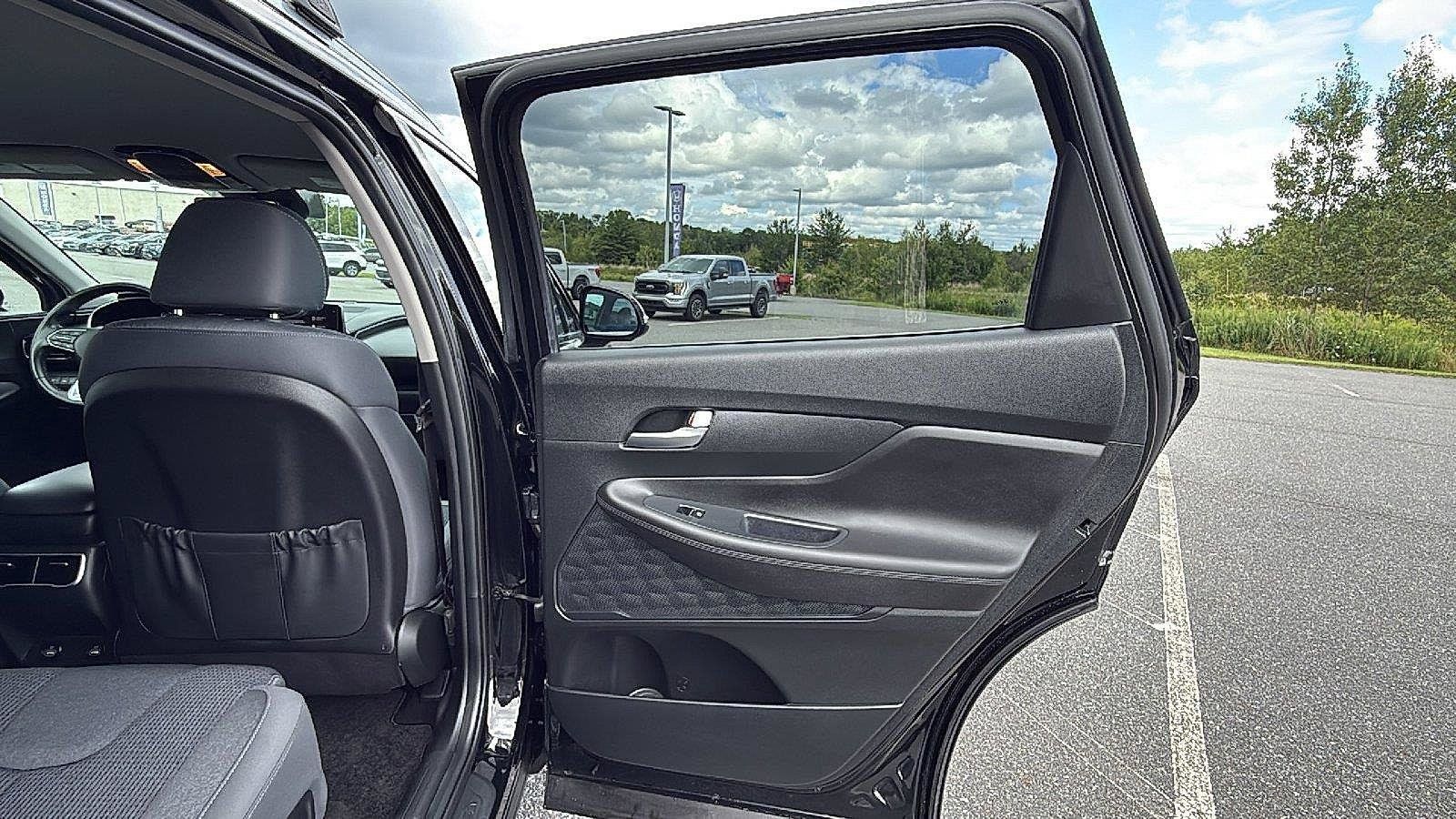 Certified 2023 Hyundai Santa Fe SEL AWD/4WD image 18