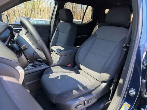 Used 2023 Chevrolet Traverse LT image 17