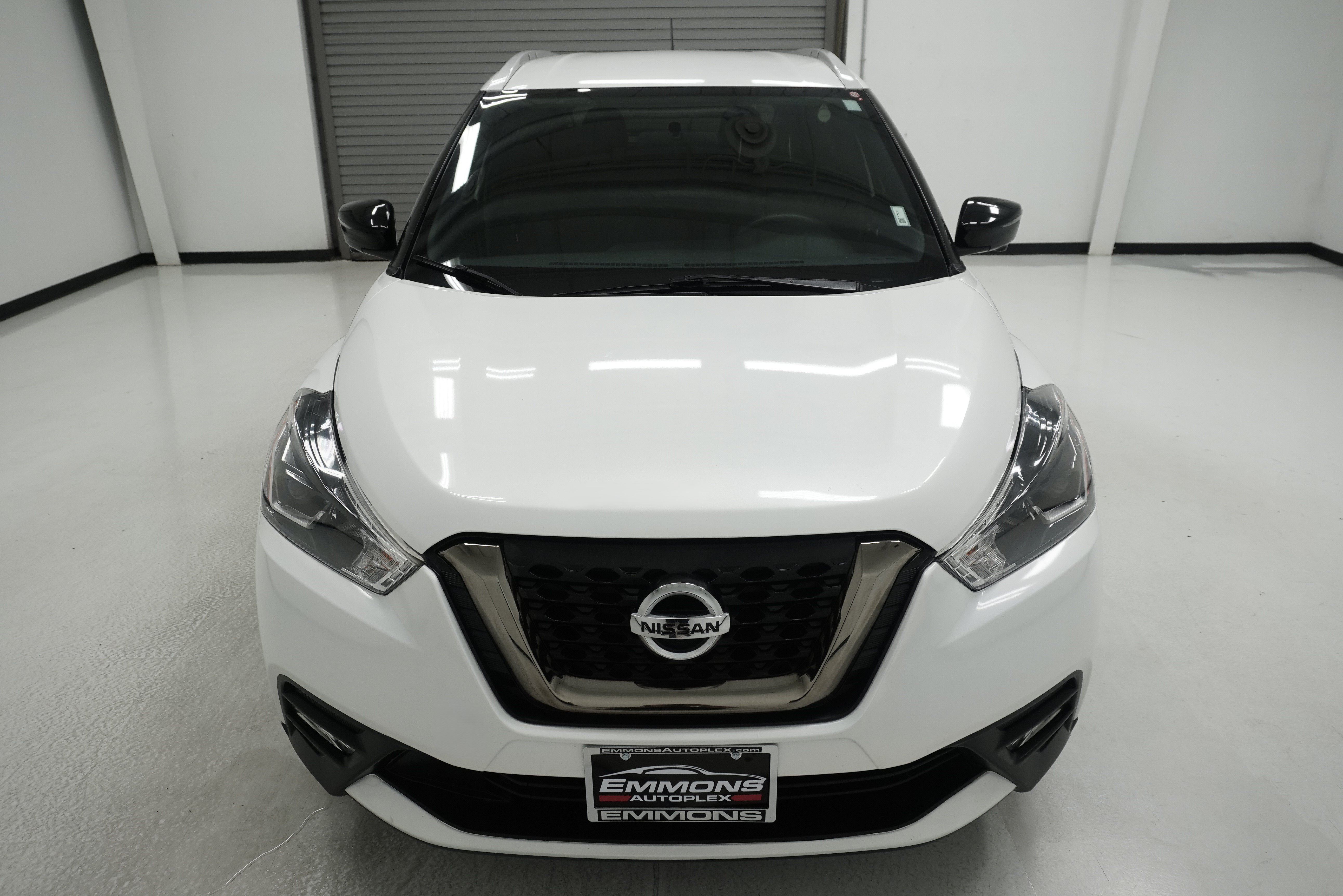 Used 2019 Nissan Kicks SR w/ SR Premium Package FWD image 2