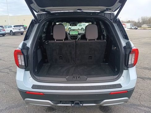 Used 2025 Ford Explorer Platinum w/ LUX Leather Package AWD/4WD image 30