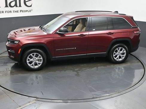 Used 2022 Jeep Grand Cherokee Limited w/ Luxury Tech Group II AWD/4WD image 59