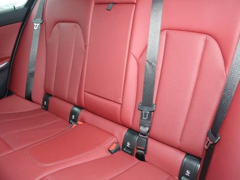 Certified 2023 BMW 330i xDrive Sedan w/ Convenience Package image 24