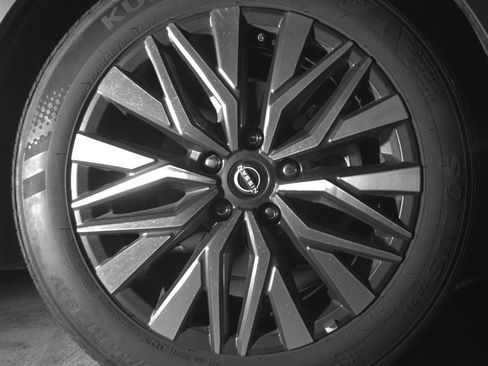 Used 2025 Nissan Altima 2.5 SV FWD image 13