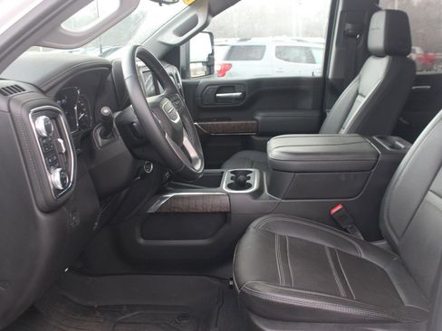 Used 2023 GMC Sierra 3500 Denali w/ Denali Ultimate Package image 16